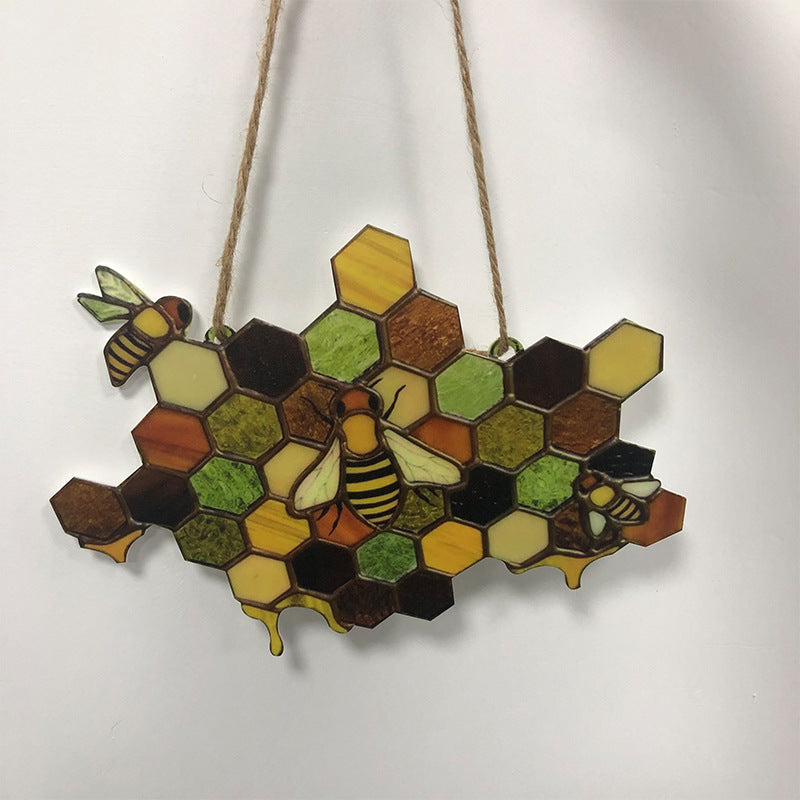 Ámbar Alado: Colgante Artesanal de Jardín